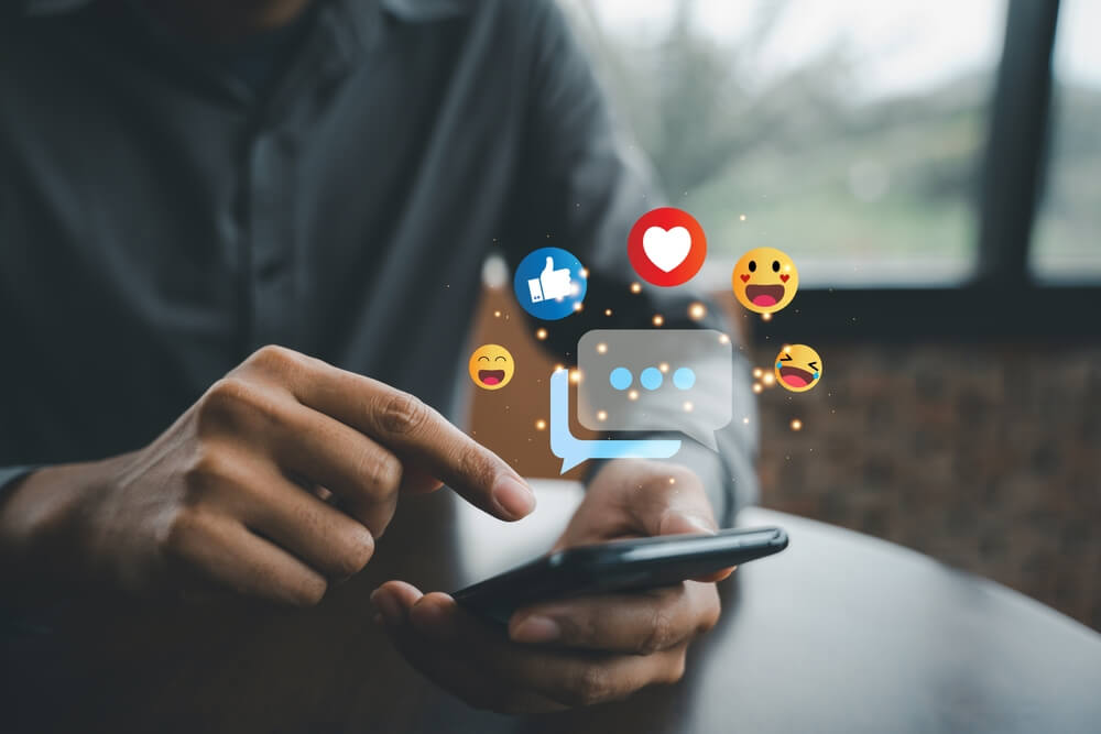 How to Build a Vibrant Community on Social Media